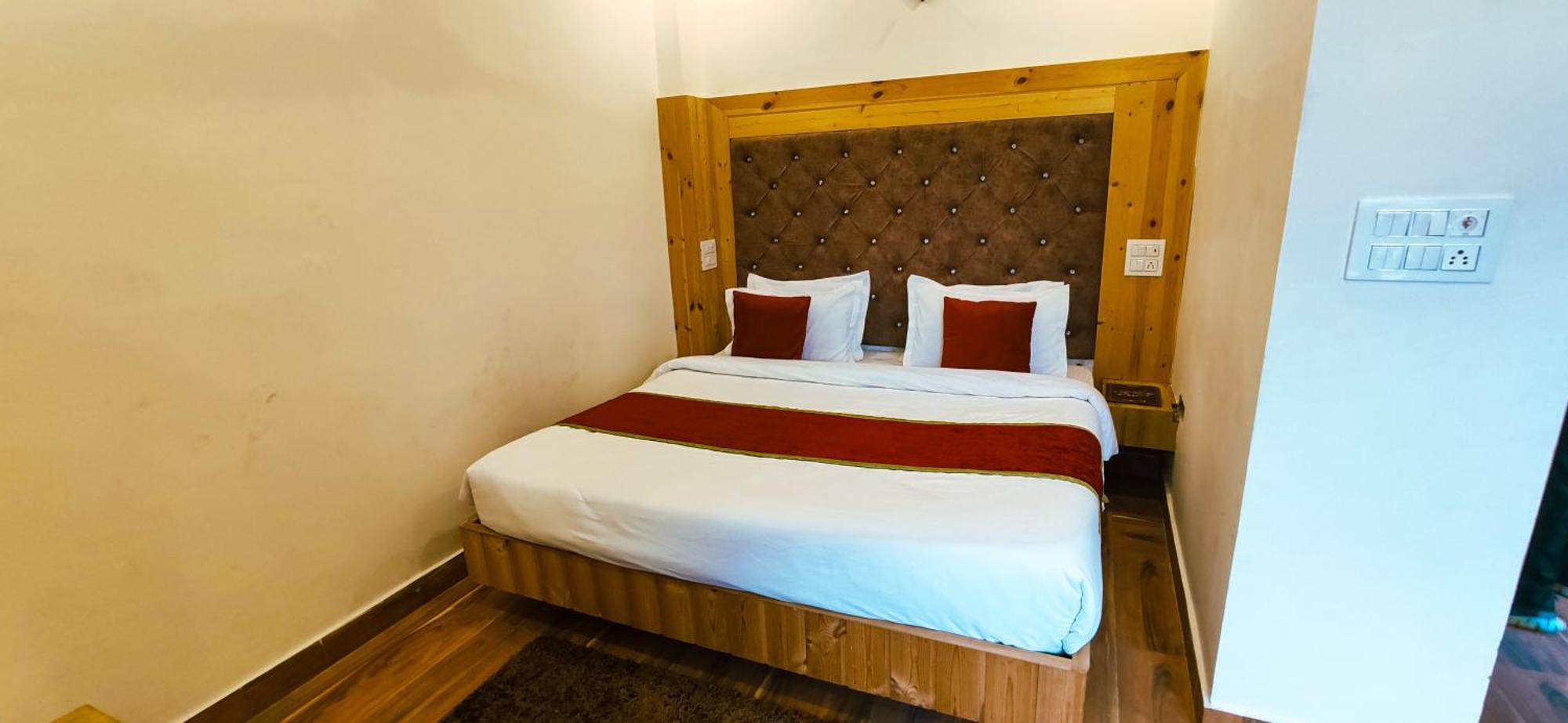 Queens Hill By Edge Mussoorie Exterior photo