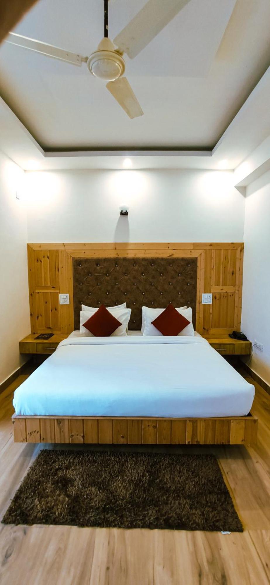 Queens Hill By Edge Mussoorie Exterior photo
